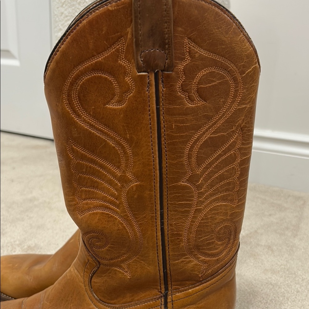 Boulet Tan Western Cowboy Boots - Picture 2 of 7